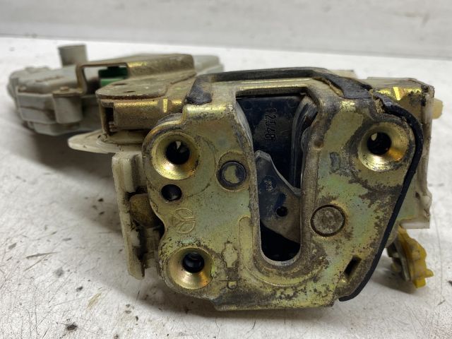 bontott NISSAN TERRANO Jobb hátsó Ajtózár