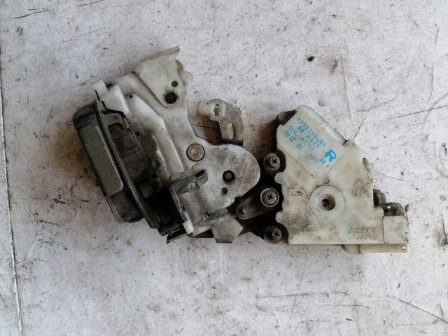 bontott NISSAN TERRANO Jobb hátsó Ajtózár