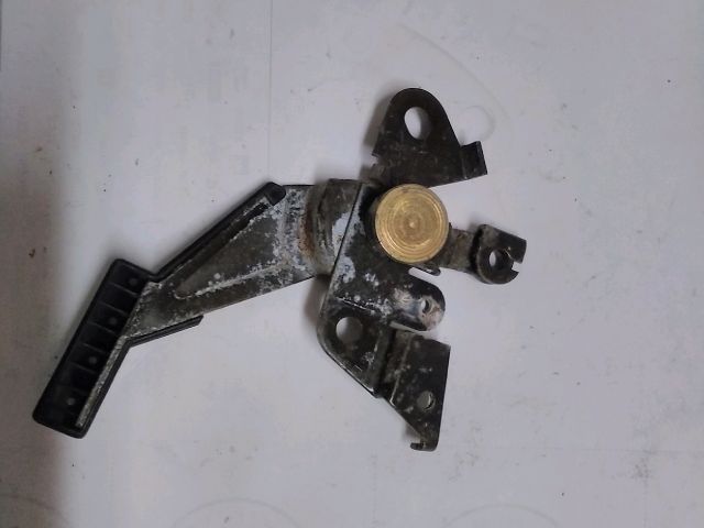 bontott NISSAN TERRANO Tankajtó Nyitó Kar / Gomb