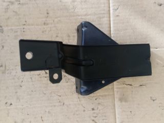 bontott NISSAN TERRANO Tartó Bak