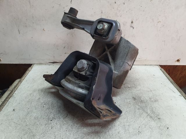 bontott NISSAN TIIDA Motor Tartó Bak (Fém)