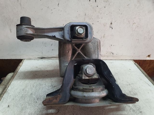 bontott NISSAN TIIDA Motor Tartó Bak (Fém)