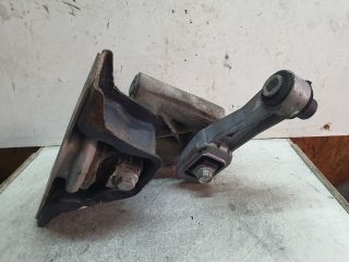 bontott NISSAN TIIDA Motor Tartó Bak (Fém)