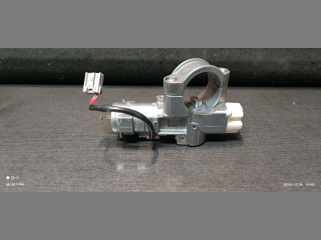 bontott NISSAN TIIDA Gyújtáskapcsoló Házzal