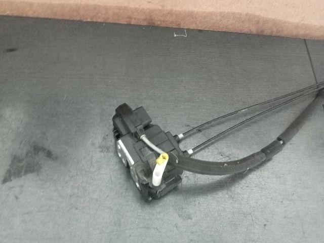 bontott NISSAN TIIDA Bal első Ajtózár