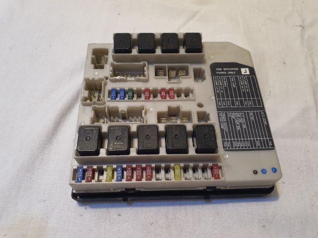 bontott NISSAN TIIDA Biztosítéktábla Utastér