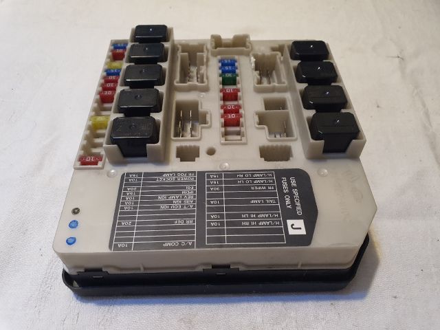 bontott NISSAN TIIDA Biztosítéktábla Utastér