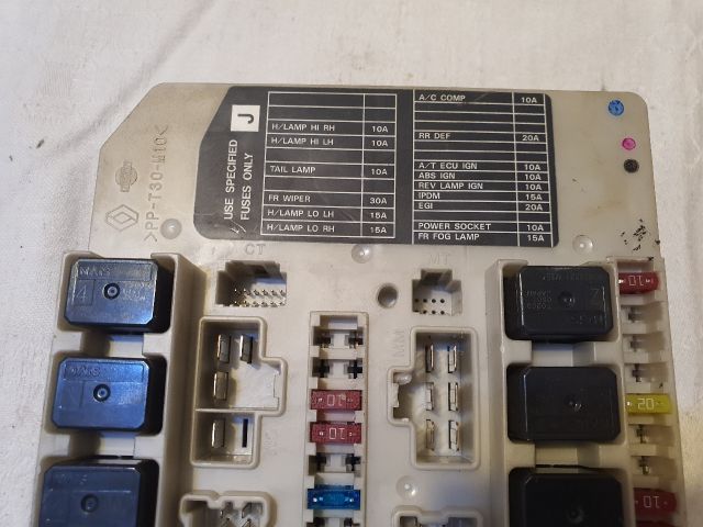 bontott NISSAN TIIDA Biztosítéktábla Utastér