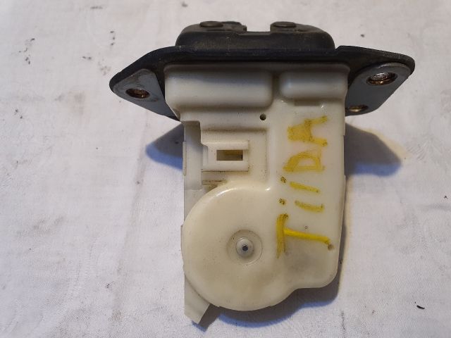 bontott NISSAN TIIDA Csomagtérajtó Zárszerkezet