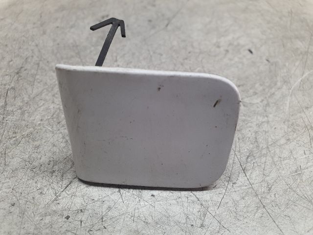 bontott NISSAN TIIDA Első Vonószem Burkolat