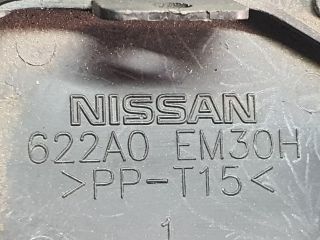 bontott NISSAN TIIDA Első Vonószem Burkolat