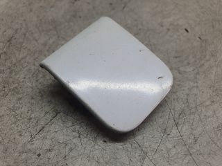 bontott NISSAN TIIDA Első Vonószem Burkolat