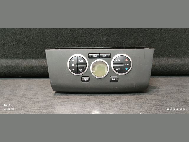bontott NISSAN TIIDA Fűtéskapcsoló (digit klímás)