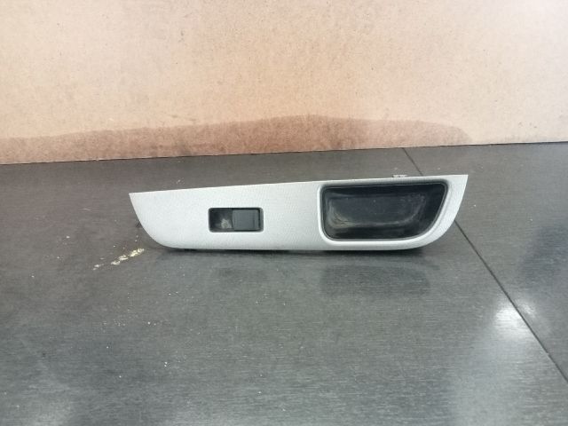 bontott NISSAN TIIDA Jobb első Ablakemelő Kapcsoló