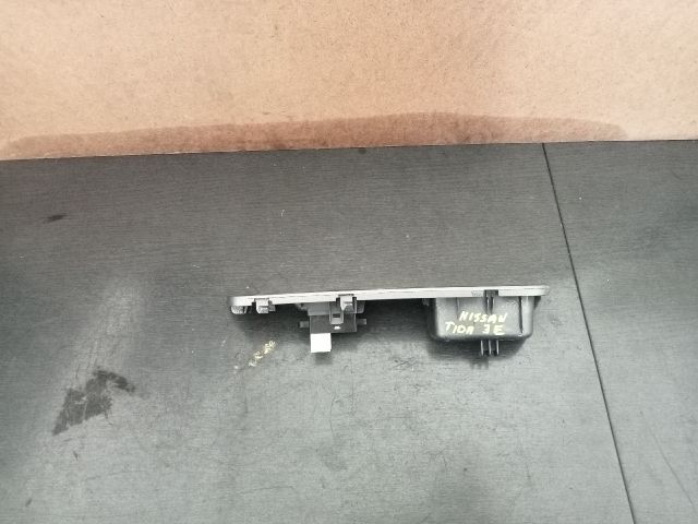 bontott NISSAN TIIDA Jobb első Ablakemelő Kapcsoló