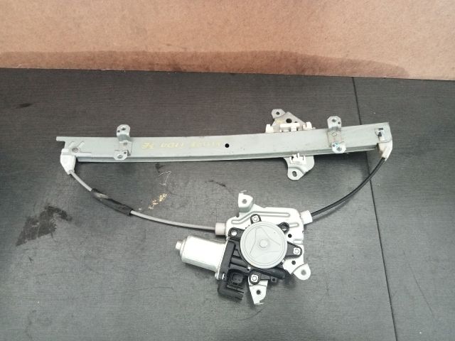 bontott NISSAN TIIDA Jobb első Ablakemelő Szerkezet (Elektromos)