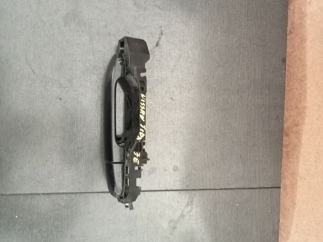 bontott NISSAN TIIDA Jobb első Külső Kilincs