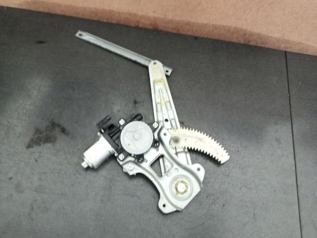 bontott NISSAN TIIDA Jobb hátsó Ablakemelő Szerkezet (Elektromos)