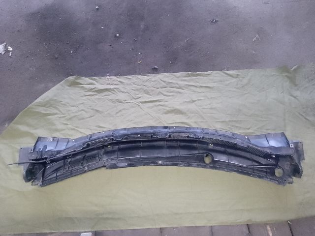 bontott NISSAN TIIDA Levélrács