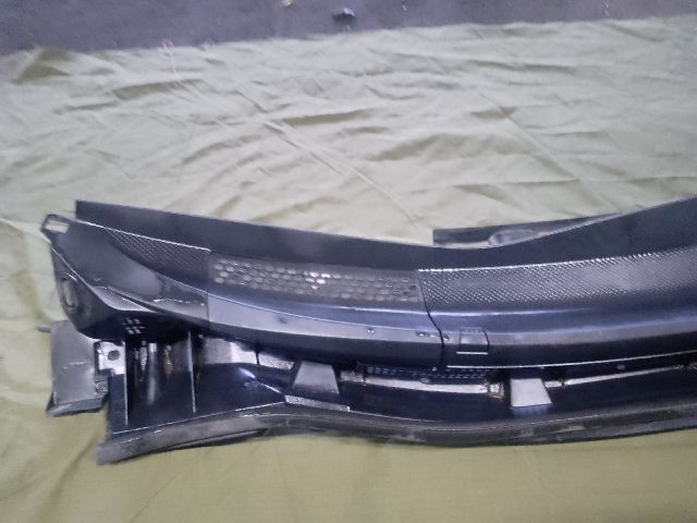 bontott NISSAN TIIDA Levélrács