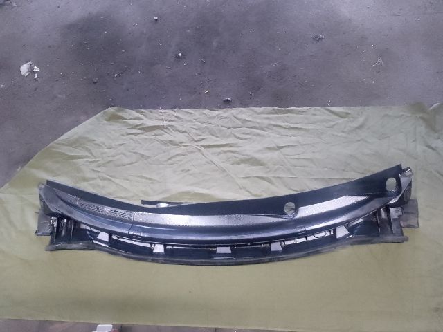 bontott NISSAN TIIDA Levélrács