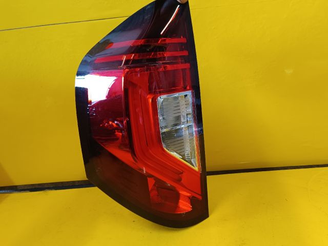 bontott NISSAN TOWNSTAR Bal Hátsó Lámpa