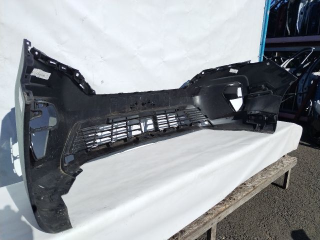 bontott NISSAN TOWNSTAR Első Lökhárító (Üresen)