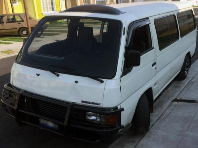 bontott NISSAN URVAN Generátor