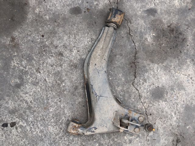 bontott NISSAN VANETTE Bal első Lengőkar