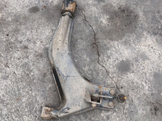 bontott NISSAN VANETTE Bal első Lengőkar