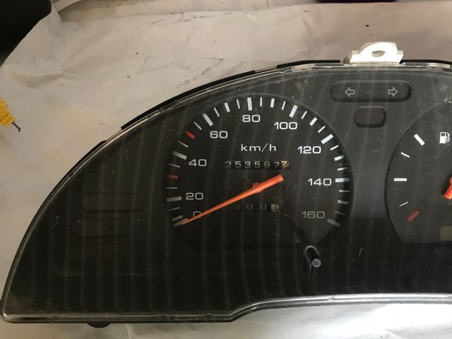 bontott NISSAN VANETTE Kilométeróra