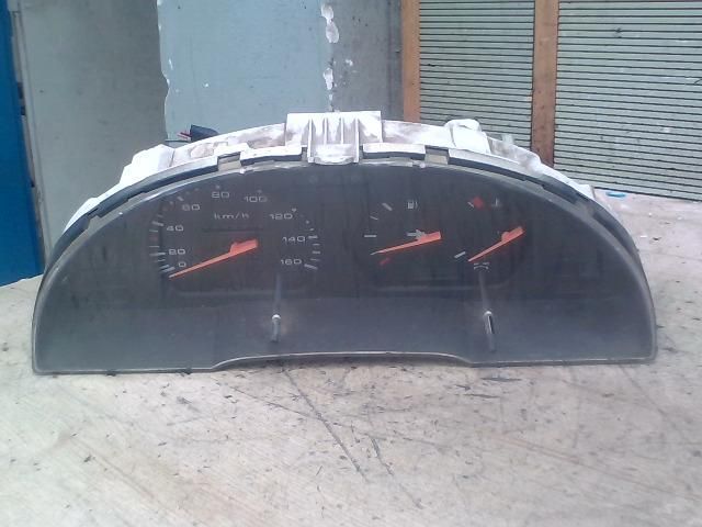 bontott NISSAN VANETTE Kilométeróra