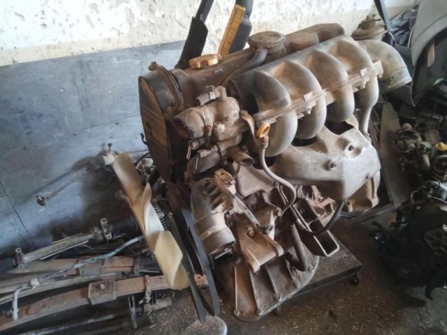 bontott NISSAN VANETTE Motor (Fűzött blokk hengerfejjel)