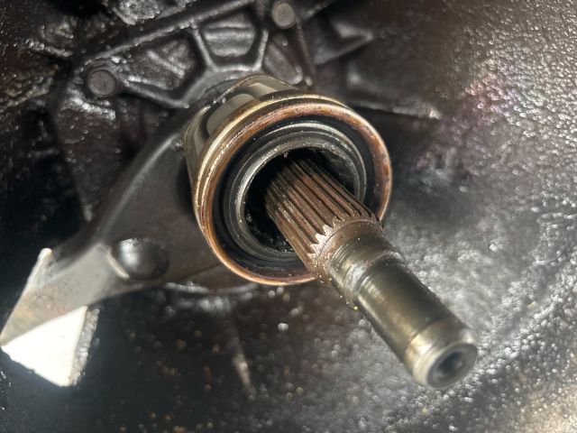 bontott NISSAN VANETTE Váltó (Mechanikus)