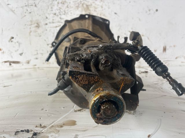 bontott NISSAN VANETTE Váltó (Mechanikus)