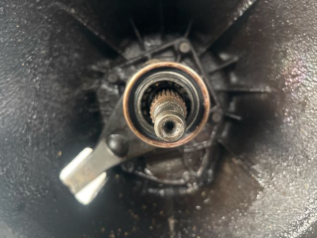 bontott NISSAN VANETTE Váltó (Mechanikus)