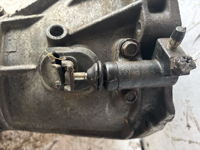 bontott NISSAN VANETTE Váltó (Mechanikus)