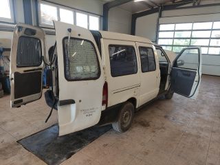 bontott NISSAN VANETTE Váltó (Mechanikus)