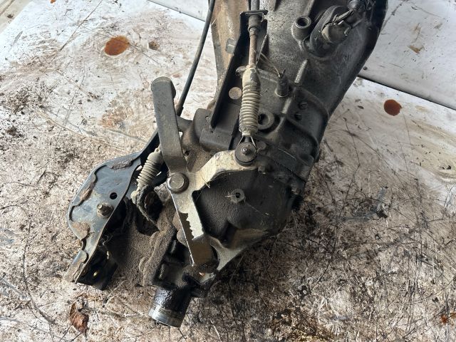 bontott NISSAN VANETTE Váltó (Mechanikus)