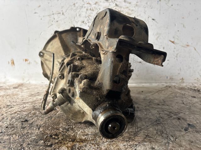 bontott NISSAN VANETTE Váltó (Mechanikus)