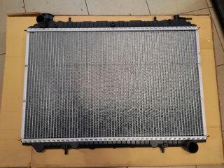 bontott NISSAN VANETTE Vízhűtő Radiátor (Nem klímás)