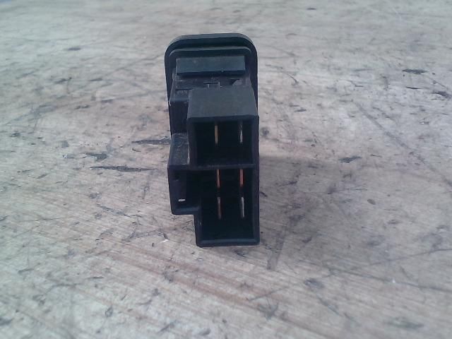 bontott NISSAN VANETTE Ablakfűtés Kapcsoló