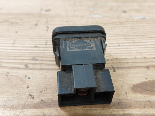bontott NISSAN VANETTE Ablakfűtés Kapcsoló