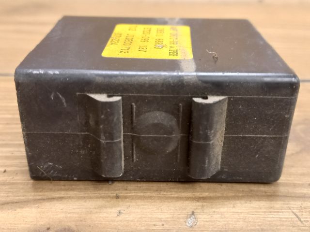 bontott NISSAN VANETTE Ablaktörlő Relé