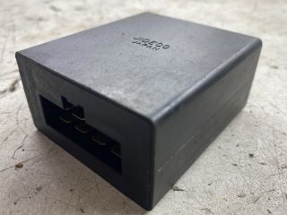 bontott NISSAN VANETTE Ablaktörlő Relé