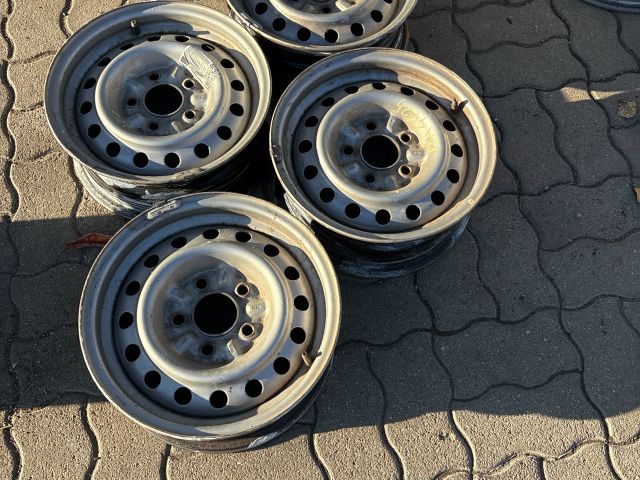 bontott NISSAN VANETTE Acélfelni Szett Gumival