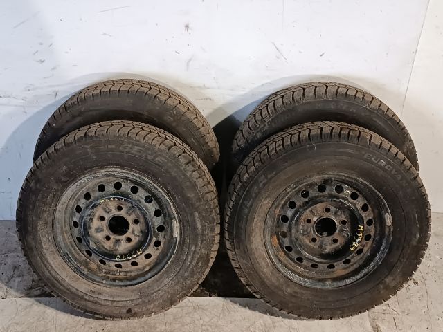 bontott NISSAN VANETTE Acélfelni Szett Gumival