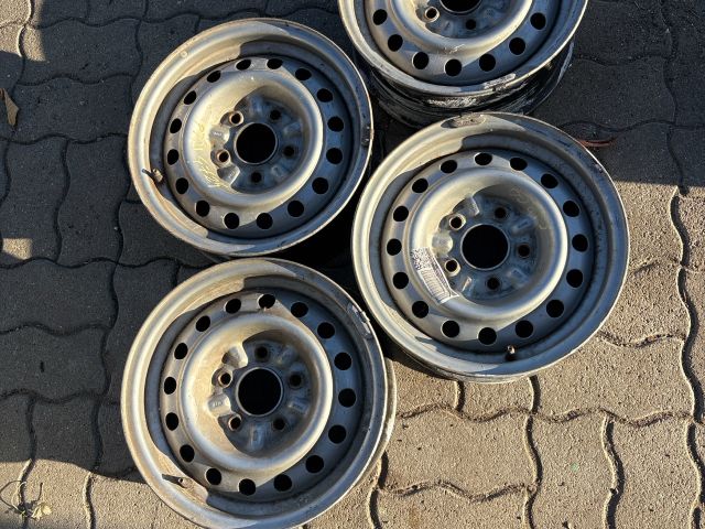 bontott NISSAN VANETTE Acélfelni Szett Gumival