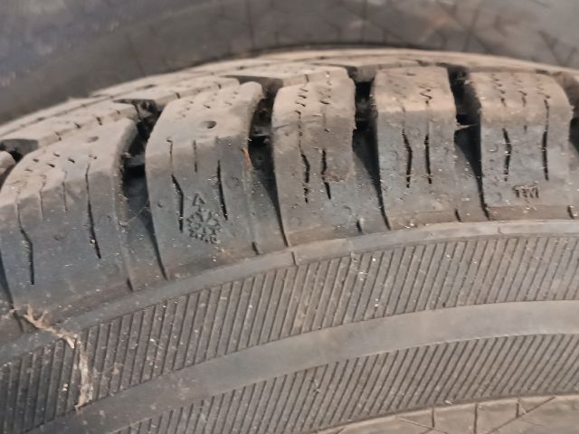 bontott NISSAN VANETTE Acélfelni Szett Gumival