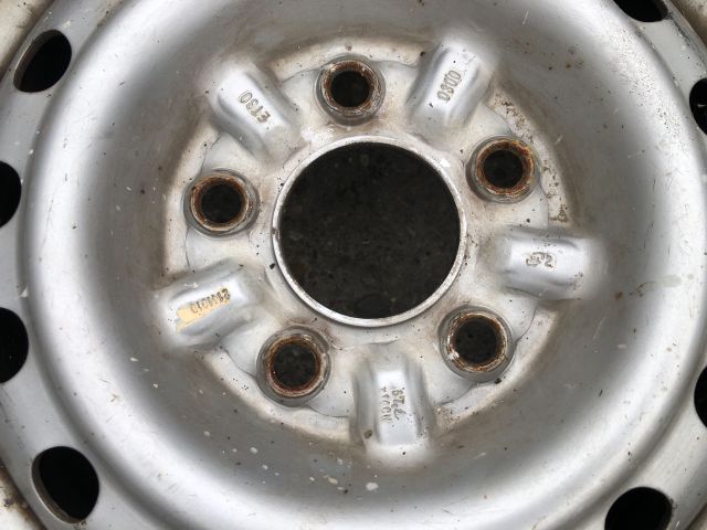 bontott NISSAN VANETTE Acélfelni Szett Gumival